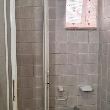 Ampio E Luminoso Monolocale Апартаменты *