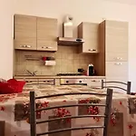 Ampio E Luminoso Monolocale 아파트