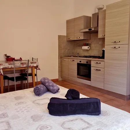 Ampio E Luminoso Monolocale * פרוג'ה